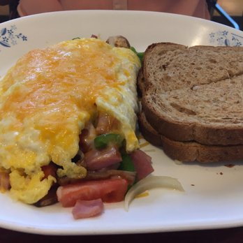 Vanta Cafe - Denver omelet with wheat toast. Packed full of veggies! - Breakfast & Brunch Near Me - Wailuku, Hawaii