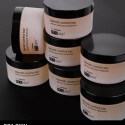 Saol Nua Spa - A powerful cleansing treatment formulated to target and alleviate acne-prone skin.