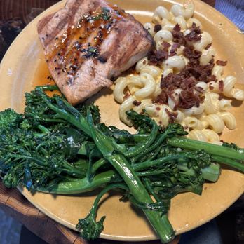 GreenHouse Restaurant & Bar - Salmon, Mac & Cheese with Bacon - Single, Broccolini - Single - New American Near Me - Denton, Texas GreenHouse Restaurant & Bar - Salmon, Mac & Cheese with Bacon - Single, Broccolini - Single - New American Near Me - Denton, Texas