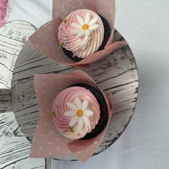 Creamypond Custom Cakes - Cupcakes - Custom Cakes Near Me