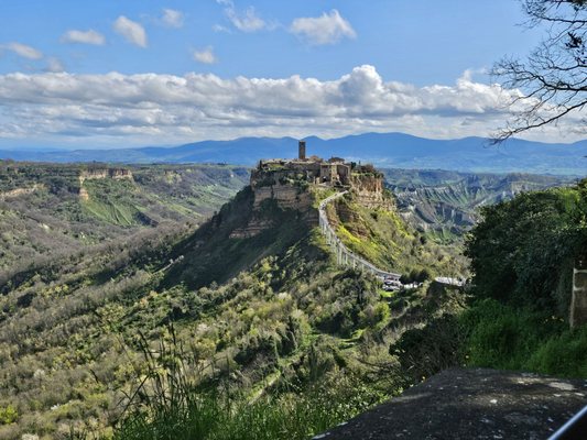Civita di Bagnoregio by null