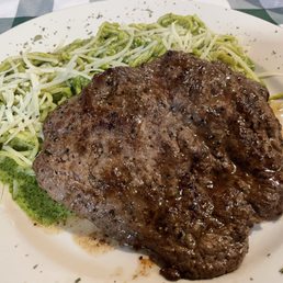 Tallarín verde with beef