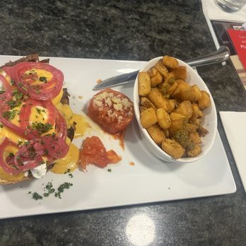 Toasted La Mesa - Short rib, Benedict with diced potatoes - Breakfast & Brunch Near Me - La Mesa, California