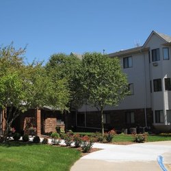 Harmony Court - Bellevue Front Entry
