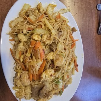 JJ Garden - Singapore Chow Mei Fun - Sushi Bars Near Me - St. Cloud, Minnesota