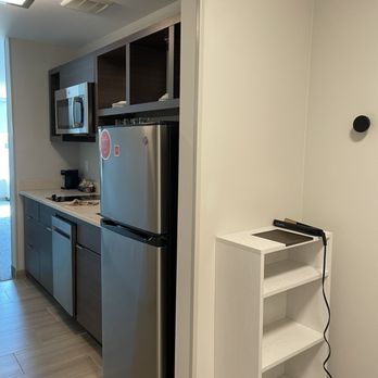 TownePlace Suites Abilene Southwest - Entry and kitchen - Hotels Near Me - Abilene, Texas