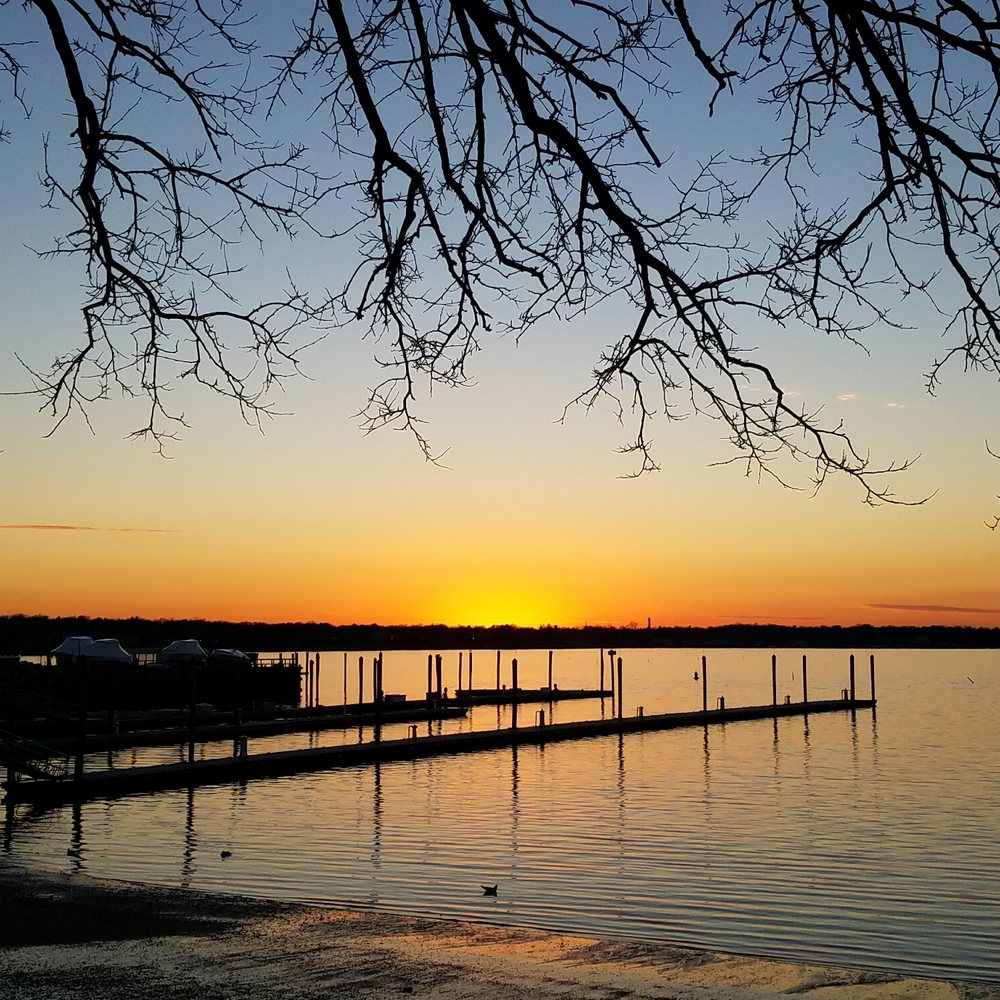 North Hempstead Town Dock - Beautiful Twilight.. - Marinas Near Me - Port Washington, New York