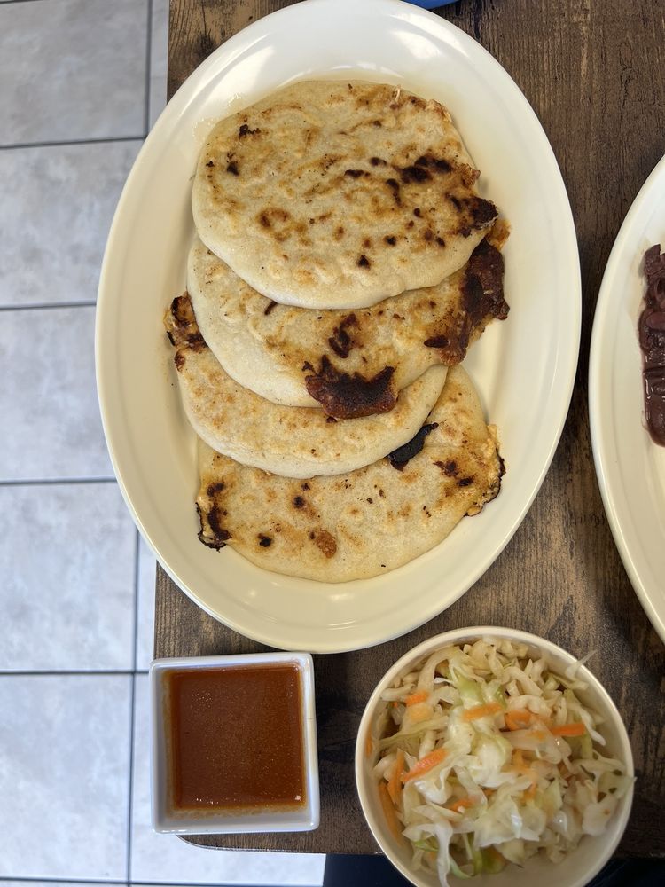 Food from Mi Casita Pupuseria