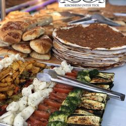 Alaturka - Gesund essen bei uns, mit unserem täglich frisch gebackenem Gemüse. Lahmacun und Pogaca auch eine leckere Alternative. By @alaturkakirchheim