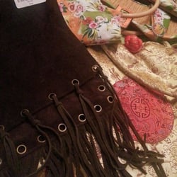 Castaways Resale Store - Cool purses one with tags still on it for my thrift store find.