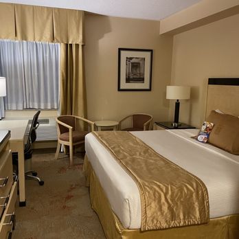 Monte Carlo Inn & Suites Downtown Markham - King room - Hotels Near Me - Markham, Ontario Monte Carlo Inn & Suites Downtown Markham - King room - Hotels Near Me - Markham, Ontario
