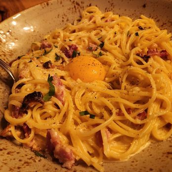 Gia Mia - Linguine carbonara - Pizza Near Me - Downers Grove, Illinois