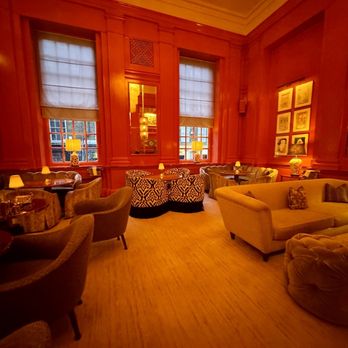The Coral Room - Interesting colors - Bars Near Me - London, XGL