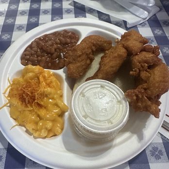 Gus's World Famous Fried Chicken - Chicken Tenders, beans, Mac and cheese - Southern Near Me - Memphis, Tennessee