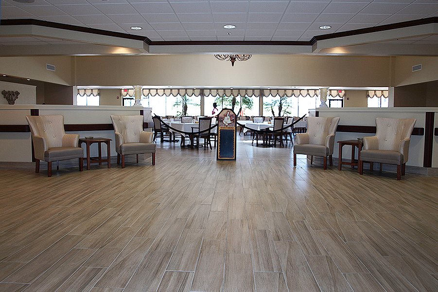 WOODLAND TOWERS Updated August 2024 12 Photos 113 Chipola Ave