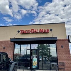 Taco Del Mar - Outside