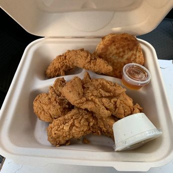 Slice Pizza & Krunchy Chicken - First time I tried the Cajun tenders - Pizza Near Me - San Leandro, California