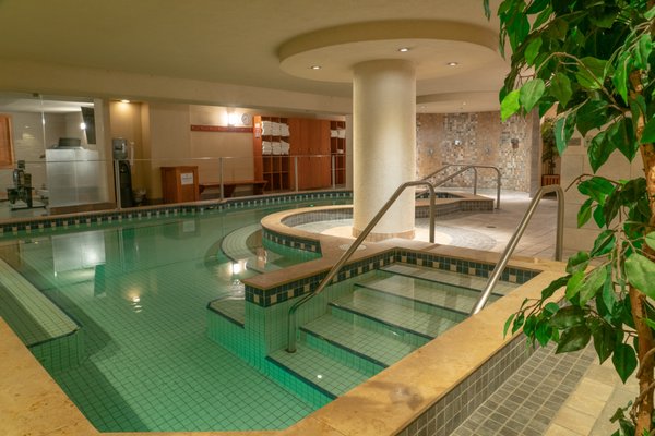 Banff Caribou Lodge & Spa by null
