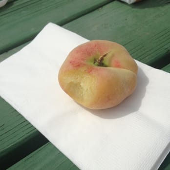 Packer Orchards & Bakery - Donut peaches are weird-looking but SO sweet. Like many boys I've dated. - Bakeries Near Me - Hood River, Oregon