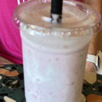 Sampaguita - Strawberry milkshake - Ice Cream & Frozen Yogurt Near Me - Orlando, Florida Sampaguita - Strawberry milkshake - Ice Cream & Frozen Yogurt Near Me - Orlando, Florida