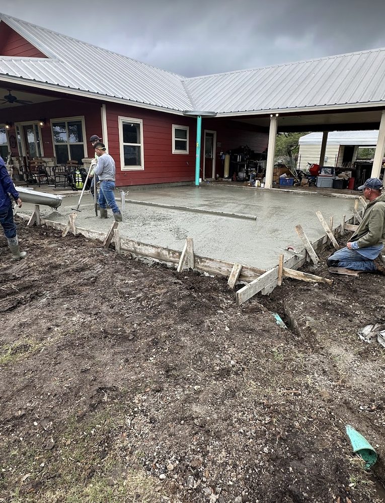 Slide of Kelly Construction