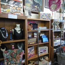 The Free Will Foundation - Folsom Upscale Thrift shop 2018