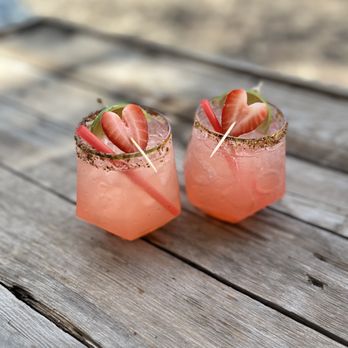 Shake Rattle & Roll Mobile Bar - Strawberry Margarita - Bartenders Near Me Shake Rattle & Roll Mobile Bar - Strawberry Margarita - Bartenders Near Me