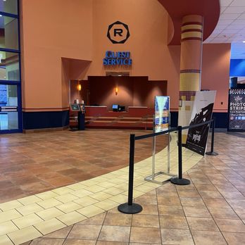 Regal City North - No customer service - Cinema Near Me - Chicago, Illinois