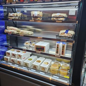 Paris Baguette - Bakeries Near Me - Springfield, Virginia
