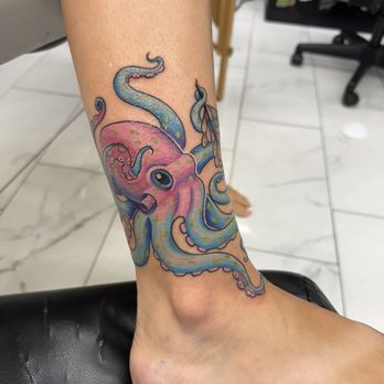 Suite Dreamz Tattoo Studio - Tattoo Near Me - Honolulu, Hawaii Suite Dreamz Tattoo Studio - Tattoo Near Me - Honolulu, Hawaii