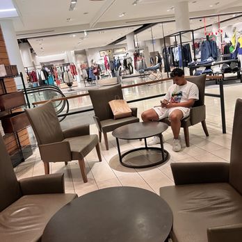 Habitant at Nordstrom - Lounge area - Cocktail Bars Near Me - Honolulu, Hawaii