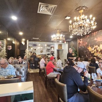 Thai Villa Cuisine - 8.14.26 interior #ReviewsByRL - Thai Near Me - Fishers, Indiana Thai Villa Cuisine - 8.14.26 interior #ReviewsByRL - Thai Near Me - Fishers, Indiana