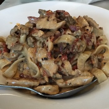 Carmelina's - Crazy Alfredo! It's nuts I tell ya, haha - Italian Near Me - Boston, Massachusetts