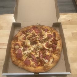 Pizza Athena - Meat lovers with pineapple.