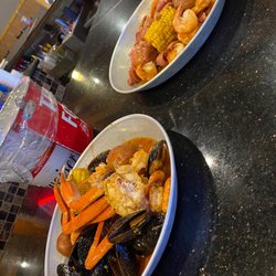 J&C Crab - Mussels, shrimp and crab legs