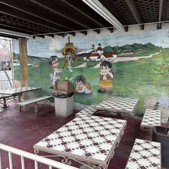 Alfredo's Mexican Food - Outdoor seating - Mexican Near Me - Burbank, California Alfredo's Mexican Food - Outdoor seating - Mexican Near Me - Burbank, California