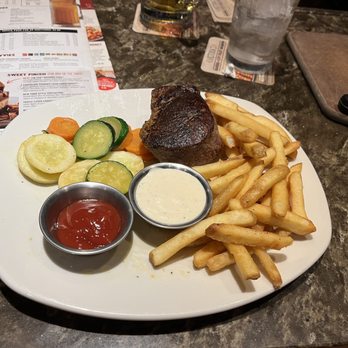 Outback Steakhouse - Steakhouses Near Me - Indianapolis, Indiana