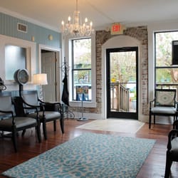 In A Tangle Salon - Retail & reception