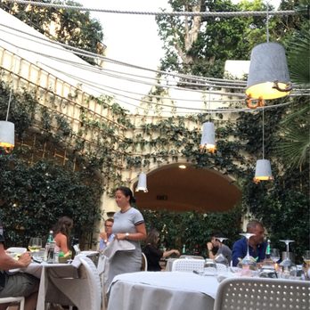 Myrto - Innenhof - Pizza Near Me - Porto Cervo, OT Myrto - Innenhof - Pizza Near Me - Porto Cervo, OT