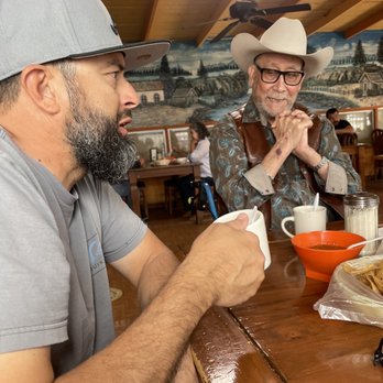 Carnitas Los Panchos - Family time - Restaurants Near Me - Rosarito, BCN