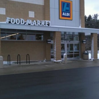 ALDI - the front of a grocery store - Grocery Near Me - Traverse City, Michigan ALDI - the front of a grocery store - Grocery Near Me - Traverse City, Michigan