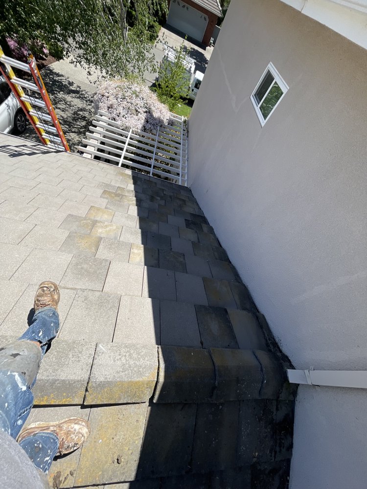 Slide of Samperios Roofing