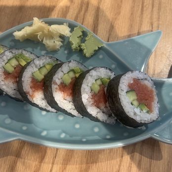 Maki Noho - Awful-tasting spicy tuna cut roll in GIANT pieces - Japanese Near Me - North Hollywood, California Maki Noho - Awful-tasting spicy tuna cut roll in GIANT pieces - Japanese Near Me - North Hollywood, California