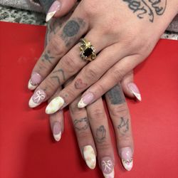 Tony did the most amazing job! I highly recommend him, he definitely took his time with my set and they turned out so stinkin cute!!