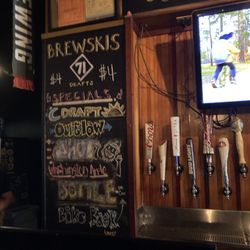 Brewski's Draft Emporium - Lots of beer on Tap