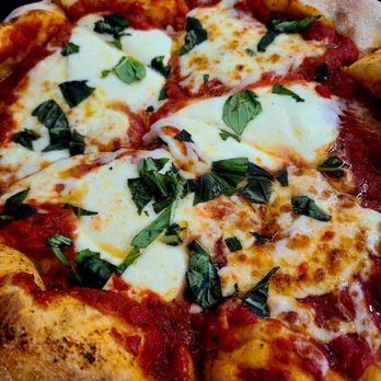 Great South Bay Brewery - Margarita pizza - Brewpubs Near Me - Lindenhurst, New York