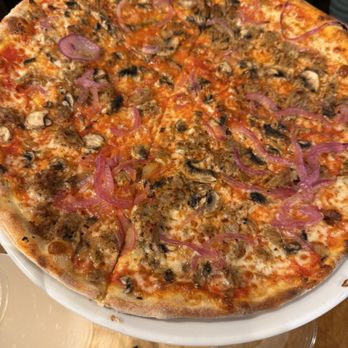 Mister O1 Extraordinary Pizza - South Beach - Pizza Near Me - Miami Beach, Florida
