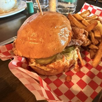 The Players Pub - Fried chicken sandwich - Burgers Near Me - Tunkhannock, Pennsylvania