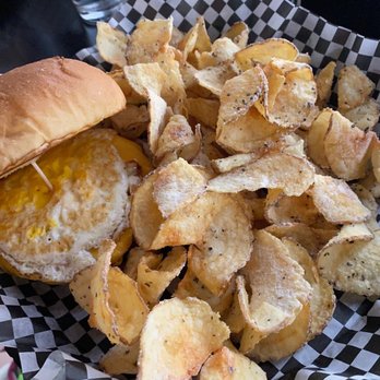JL Beers - Breakfast burger & CHIPS - Burgers Near Me - Fargo, North Dakota