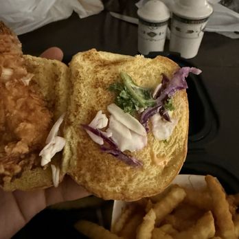 Dave's Hot Chicken - I can count the pieces of "coleslaw" - Chicken Shop Near Me - Hemet, California
